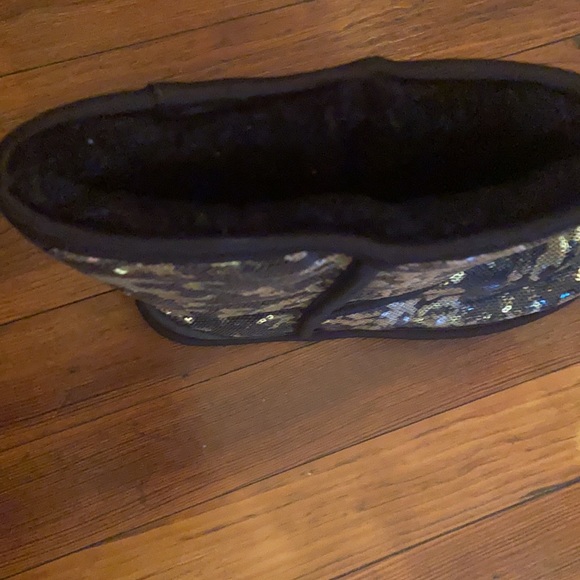 Sequins gold and black Ugg's - Picture 5 of 8